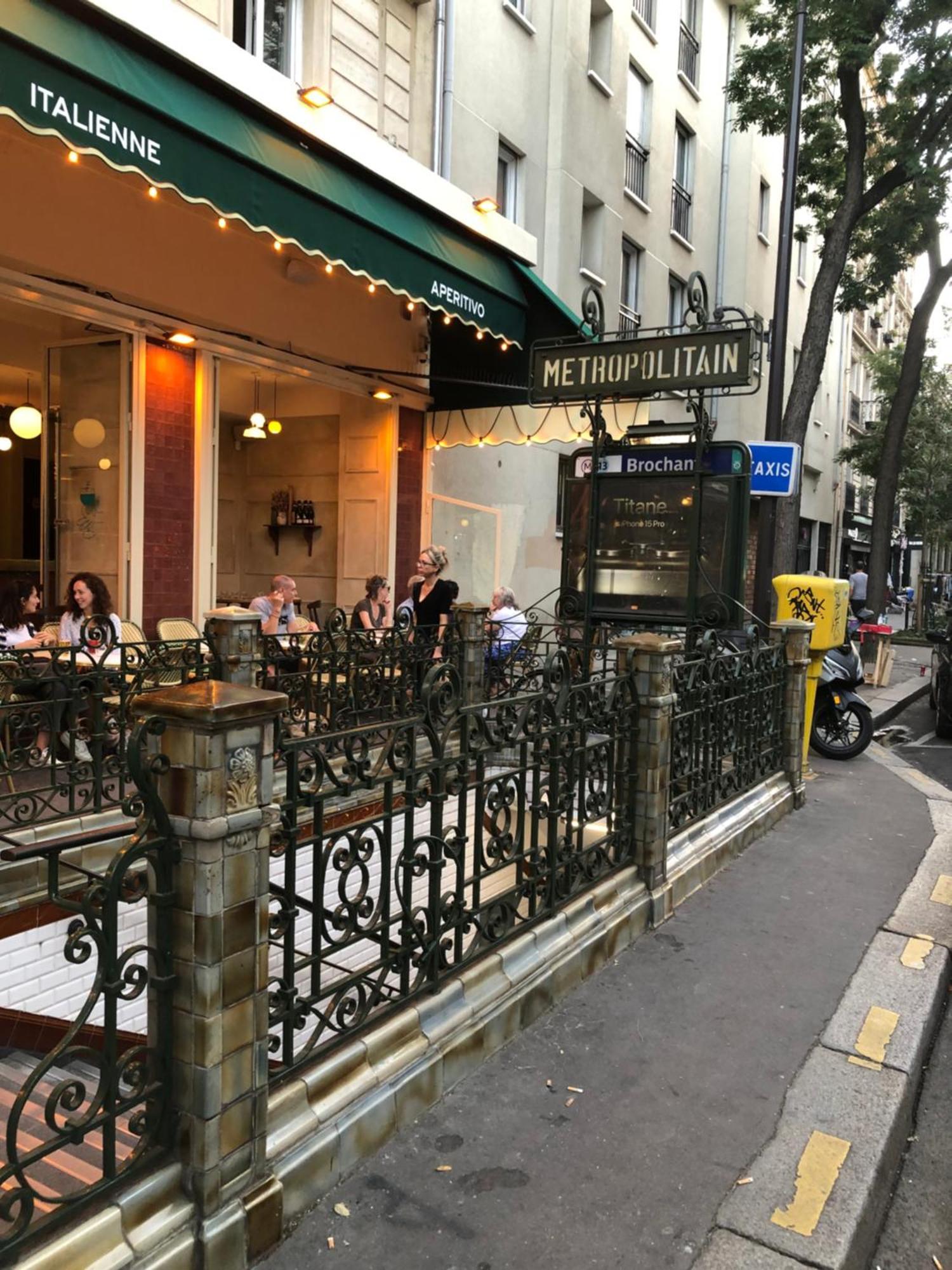 Studio Maryline: Cozy Parisian Retreat with Patio View Exterior photo